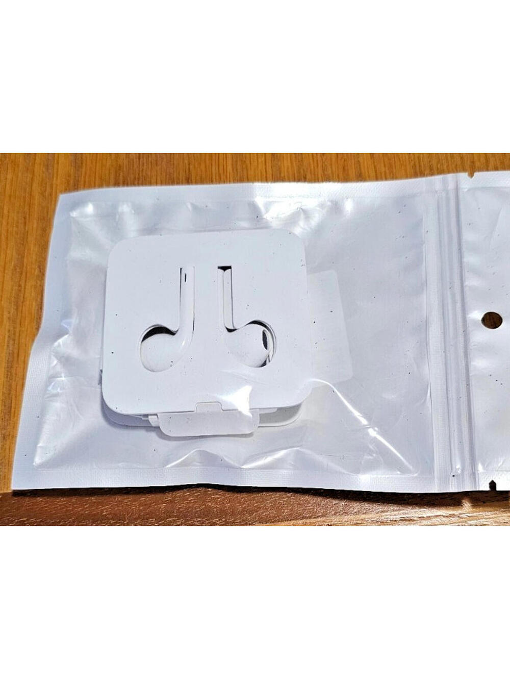Original Genuine Apple EarPods Earbuds Headphone 3.5 mm Jack - White